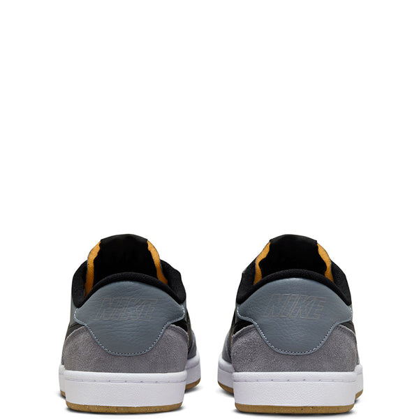 Nike Men's SB FC Classic Skate Shoes