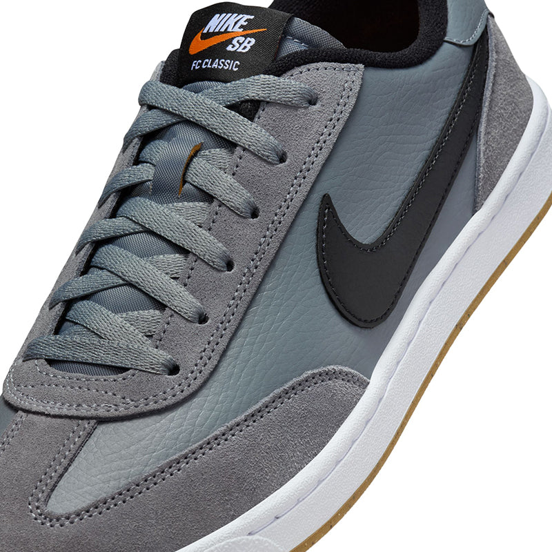Nike Men's SB FC Classic Skate Shoes