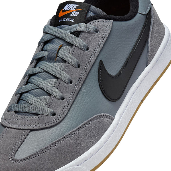 Nike Men's SB FC Classic Skate Shoes