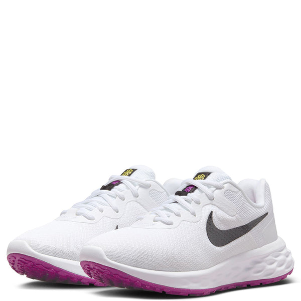 Nike Women's Revolution 6