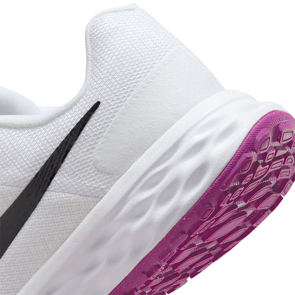 Nike Women's Revolution 6