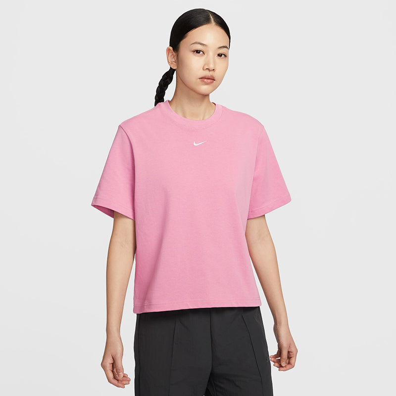 Nike Women's Sportswear Essential Boxy T-Shirt