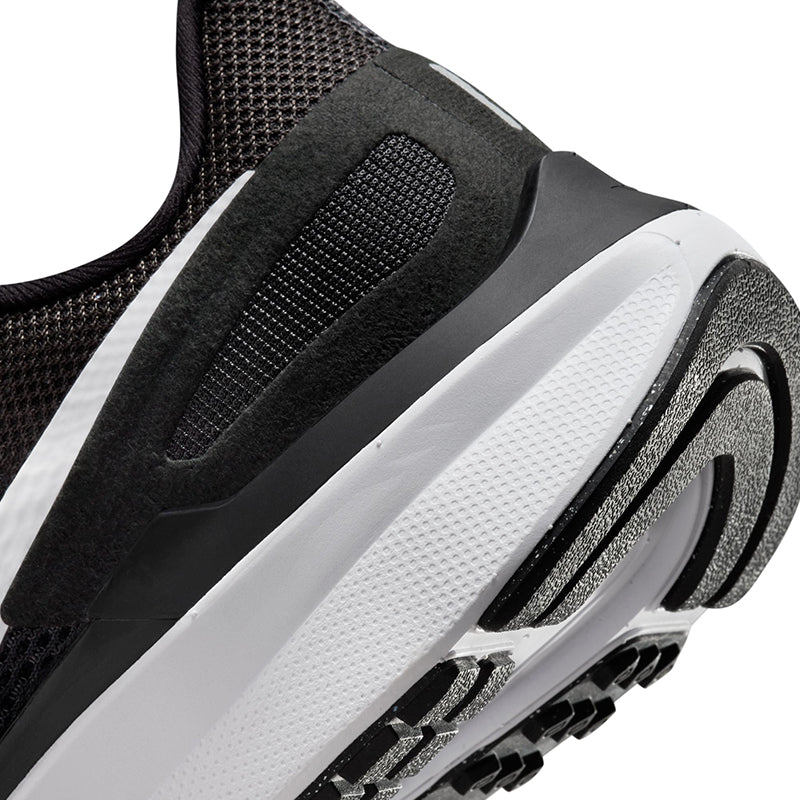 Nike Women's Structure 25