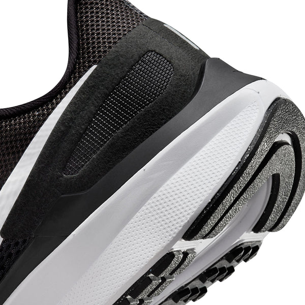 Nike Women's Structure 25