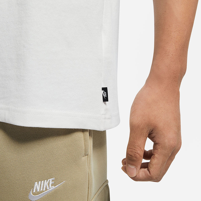 Nike Men's Sportswear Premium Essentials T-Shirt