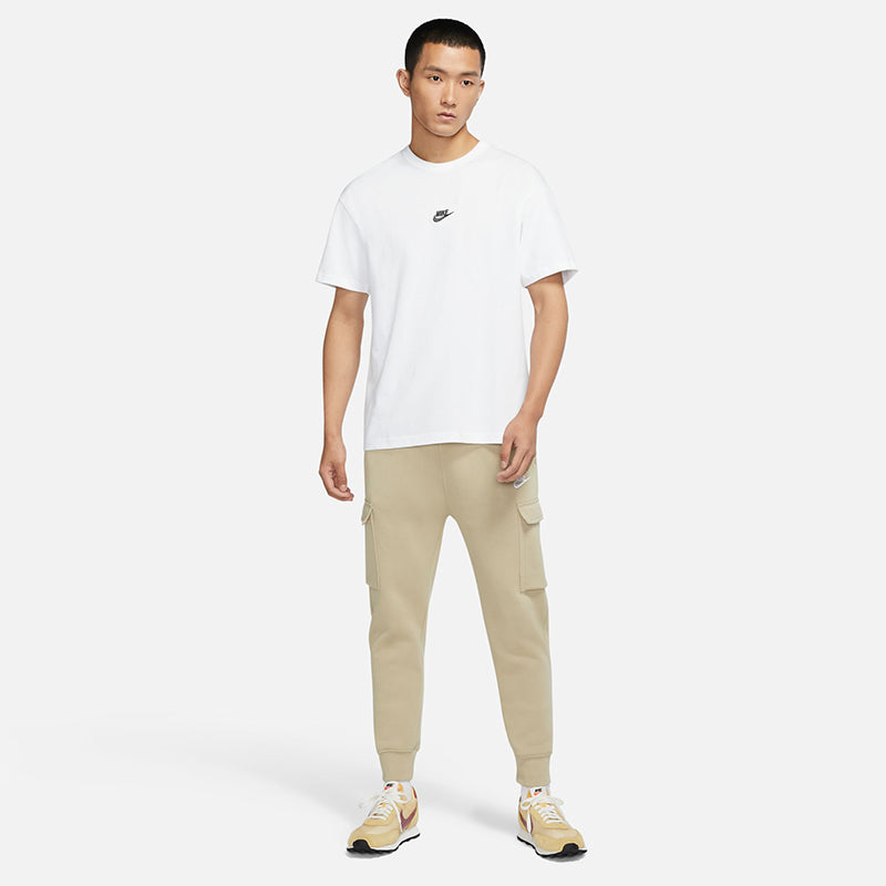 Nike Men's Sportswear Premium Essentials T-Shirt