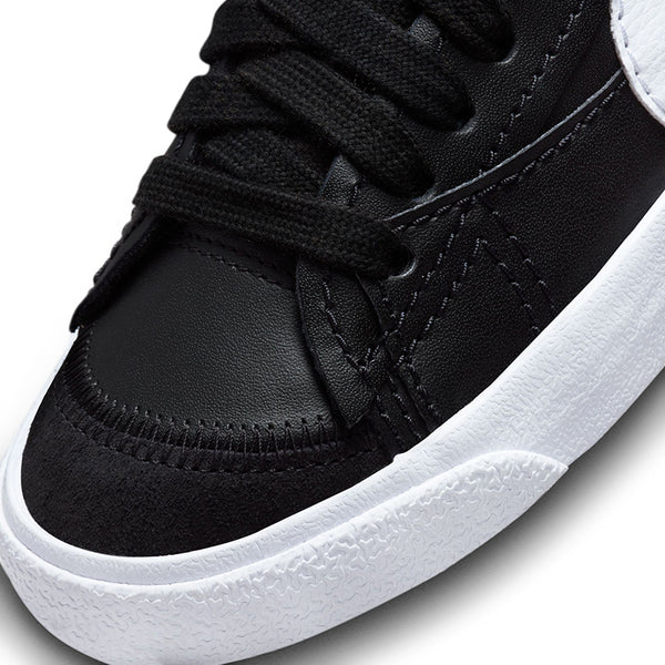 Nike Women's Blazer Low '77 Jumbo