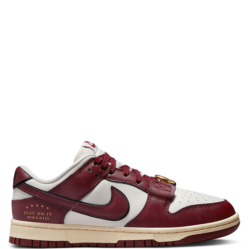 Nike Women's Dunk Low SE