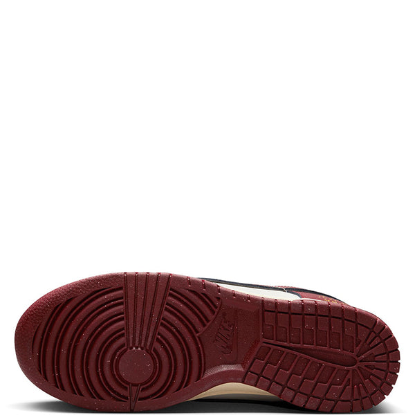 Nike Women's Dunk Low SE