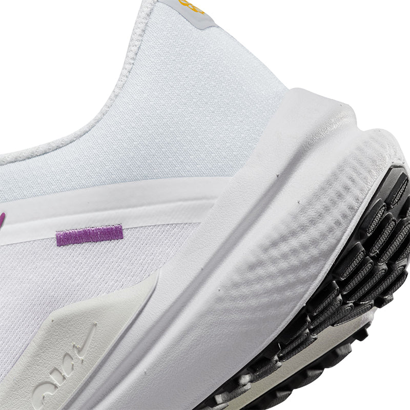 Nike Women's Winflo 10