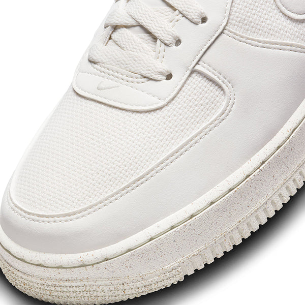 Nike Men's Air Force 1 '07 LV8
