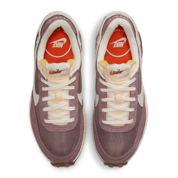 Nike Women's Waffle Debut Vintage