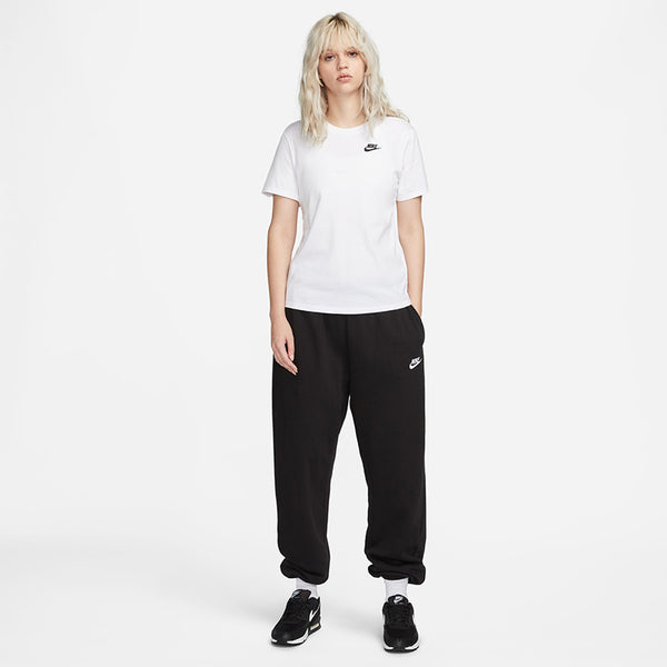 Nike Women's Sportswear Club Essentials T-Shirt