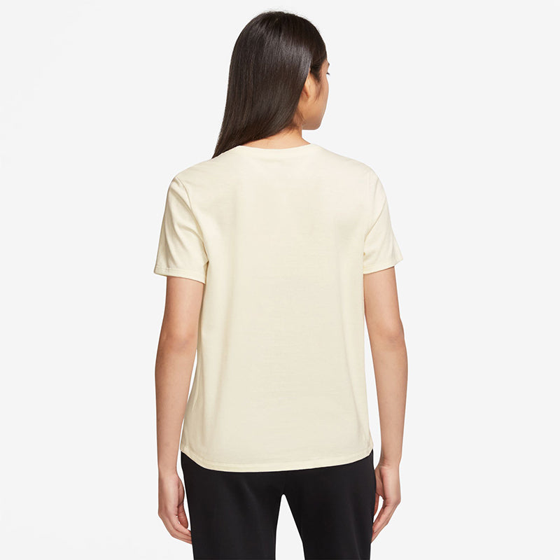 Nike Women's Sportswear Club Essentials T-Shirt