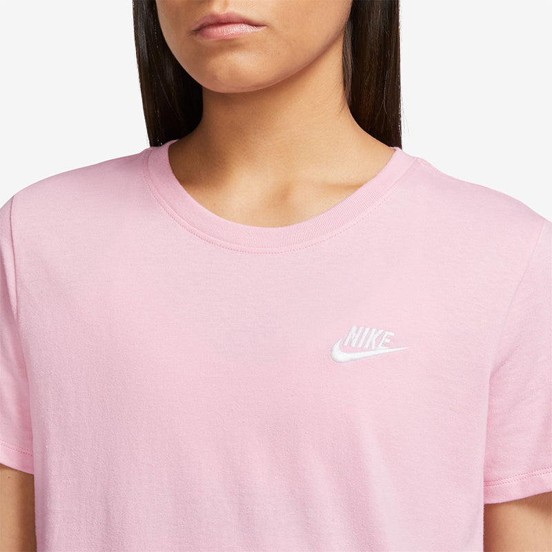 Nike Women's Sportswear Club Essentials T-Shirt