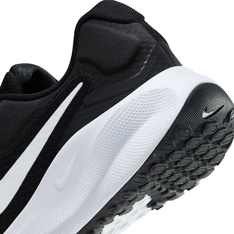 Nike Women's Revolution 7