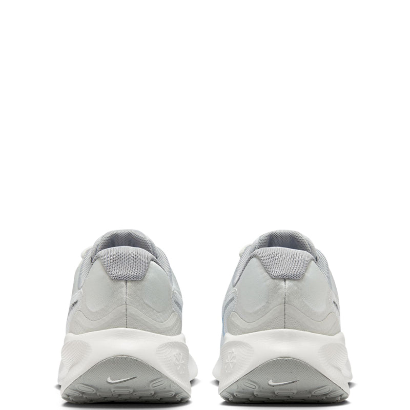 Nike Women's Revolution 7