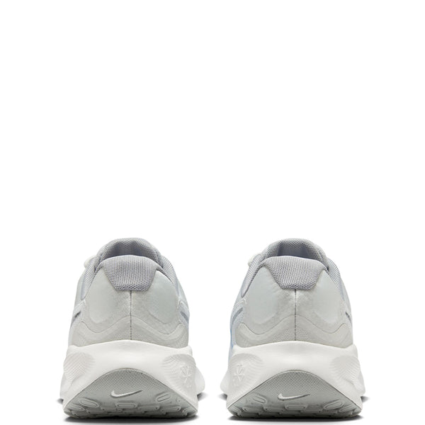Nike Women's Revolution 7