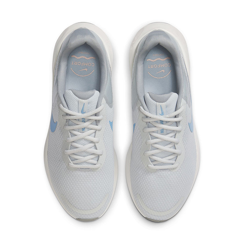 Nike Women's Revolution 7