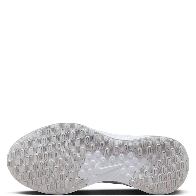 Nike Women's Revolution 7
