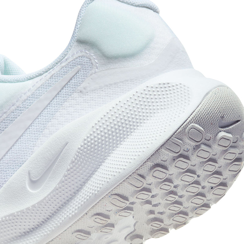 Nike Women's Revolution 7