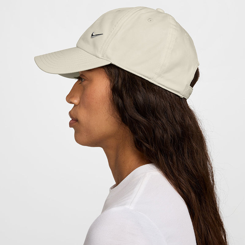 Nike Unisex Dri-Fit Club Unstructured Metal Swoosh Cap