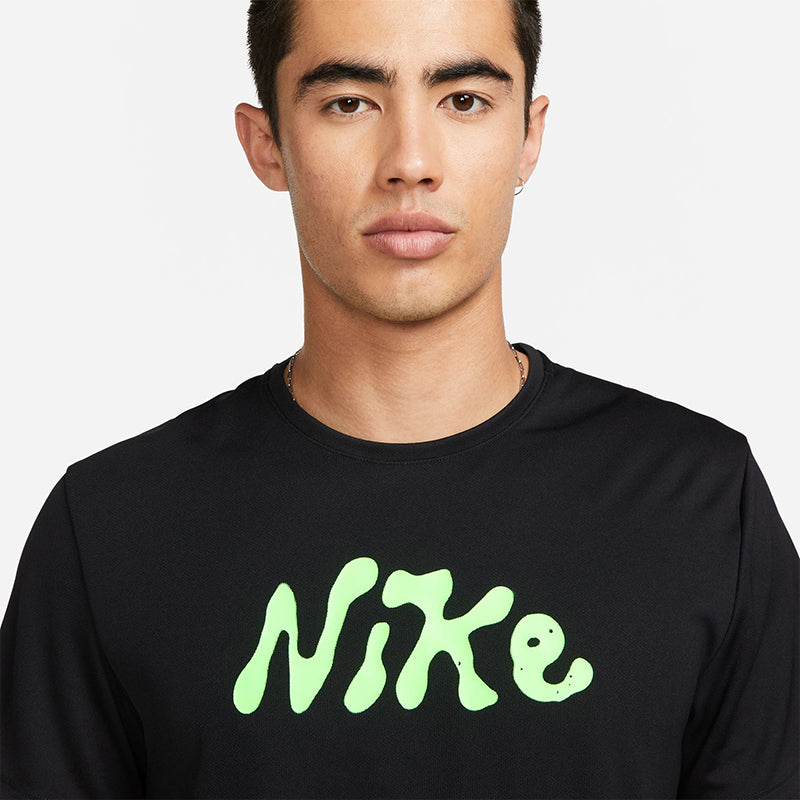 Nike Men's Dri-Fit UV Miler Studio '72