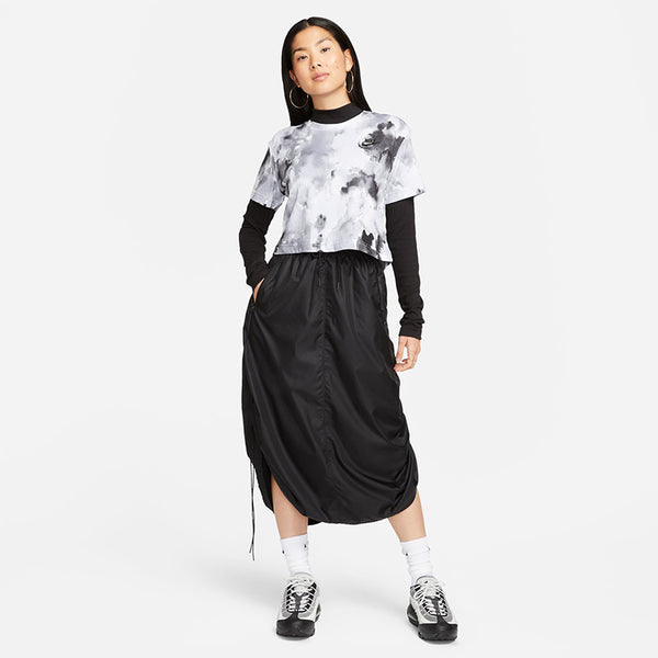 Nike Women's Sportswear Essentials+ T-Shirt
