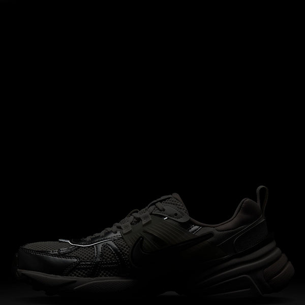 Nike Women's V2k Run