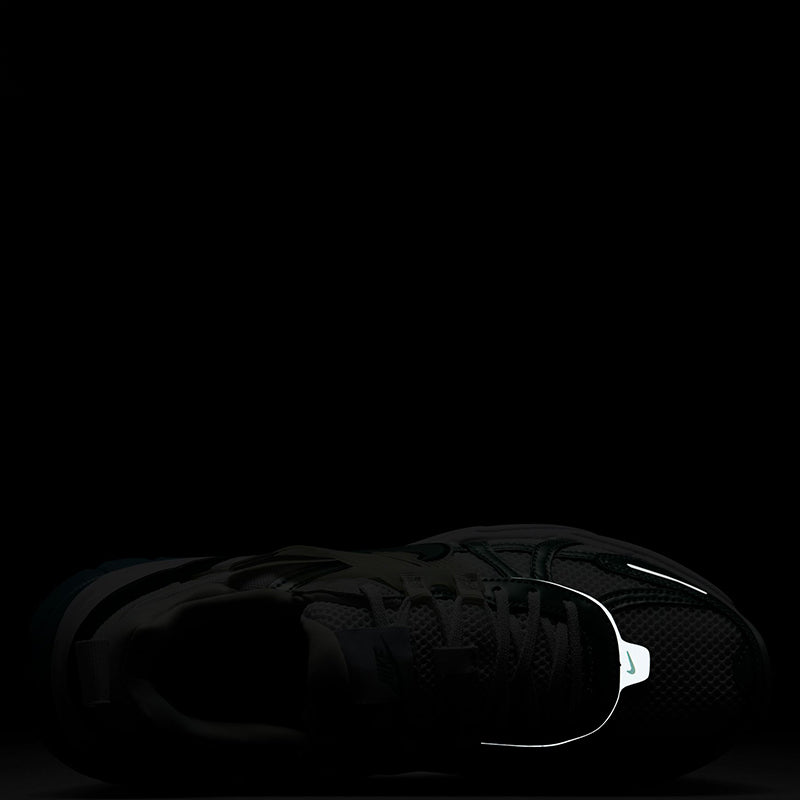 Nike Women's V2k Run