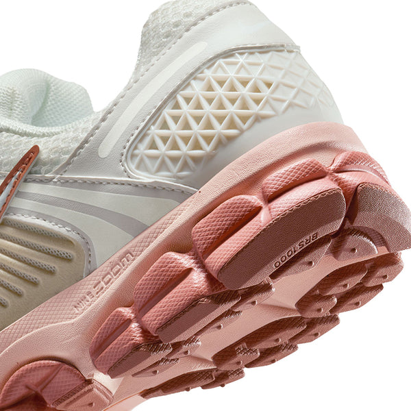 Nike Women's Zoom Vomero 5