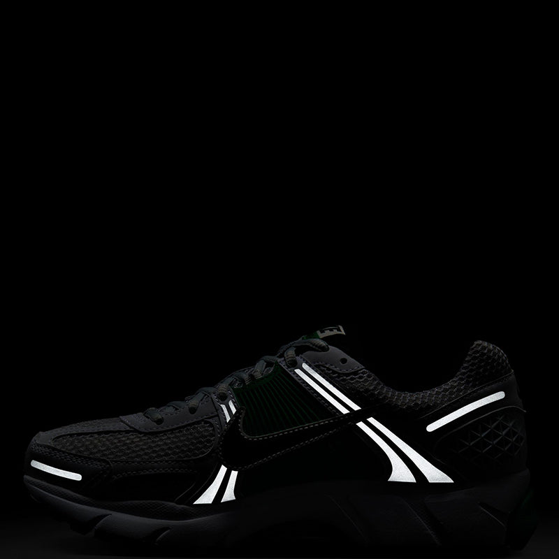 Nike Women's Zoom Vomero 5