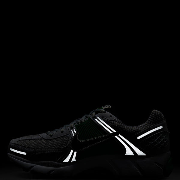 Nike Women's Zoom Vomero 5