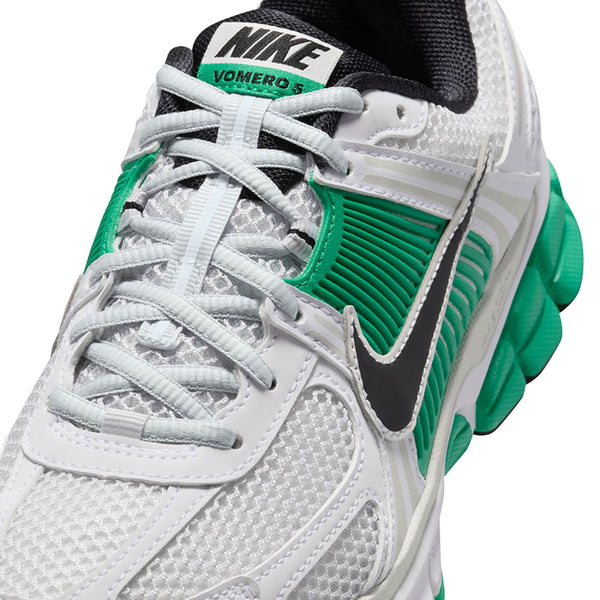 Nike Women's Zoom Vomero 5