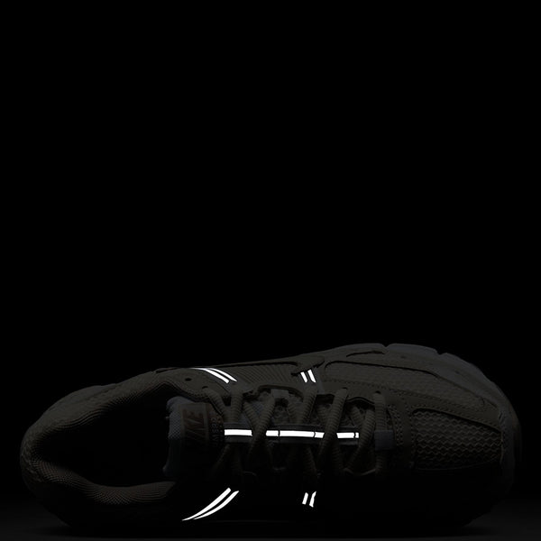 Nike Women's Zoom Vomero 5