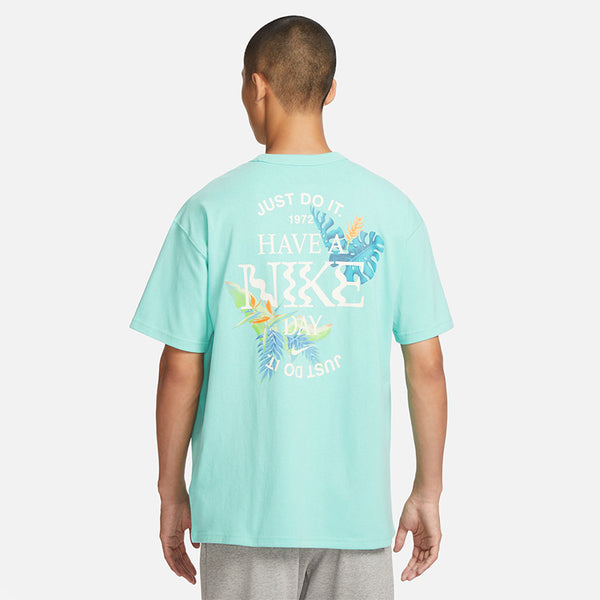 Nike Men's Sportswear Premium Essential Pocket T-Shirt