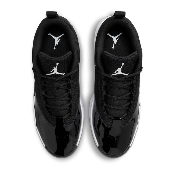Jordan Men's Max Aura 6