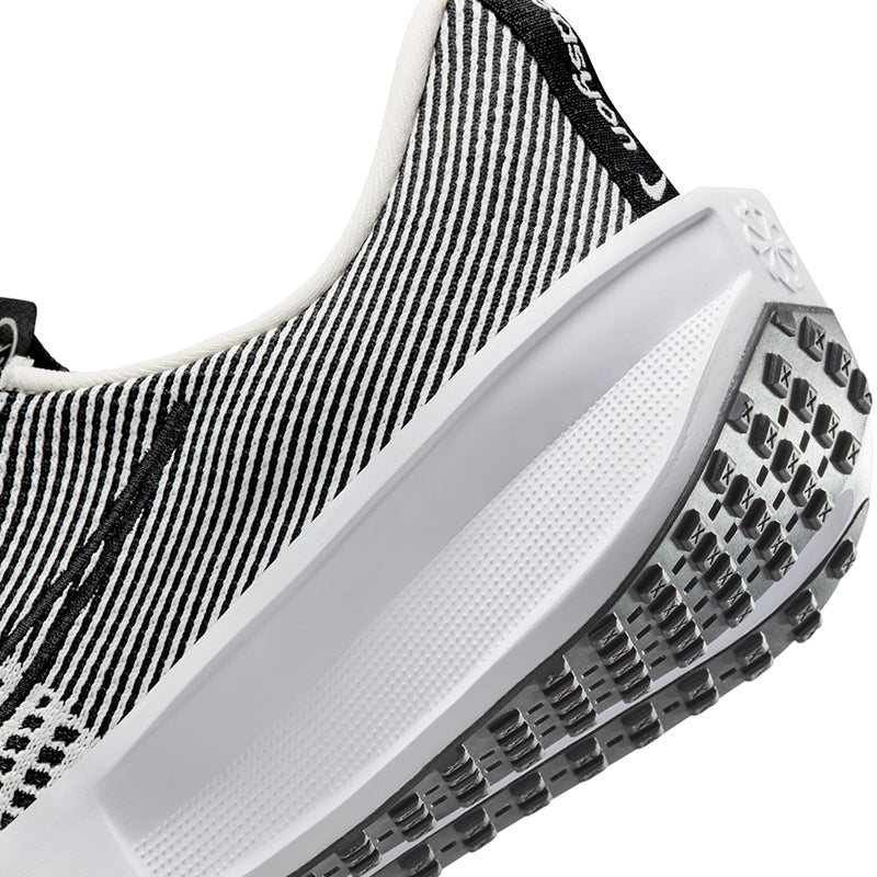Nike Men's Interact Run EasyOn