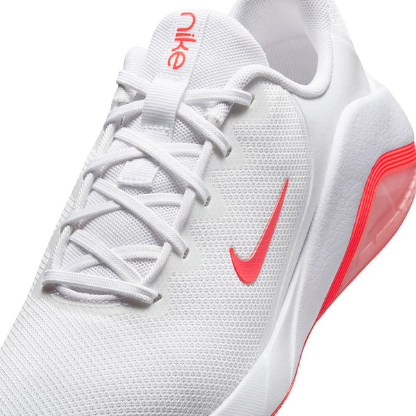 Nike Women's Bella 7