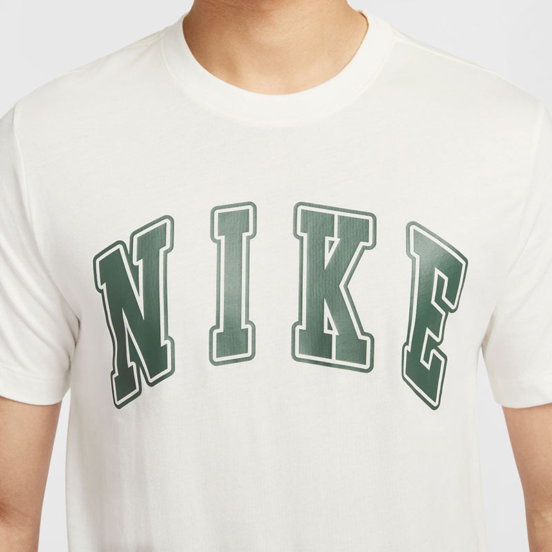 Nike Men's Sportswear Club T-Shirt