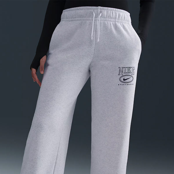Nike Women's Sportswear Club Fleece Mid-Rise-Wide Leg Graphic Pants