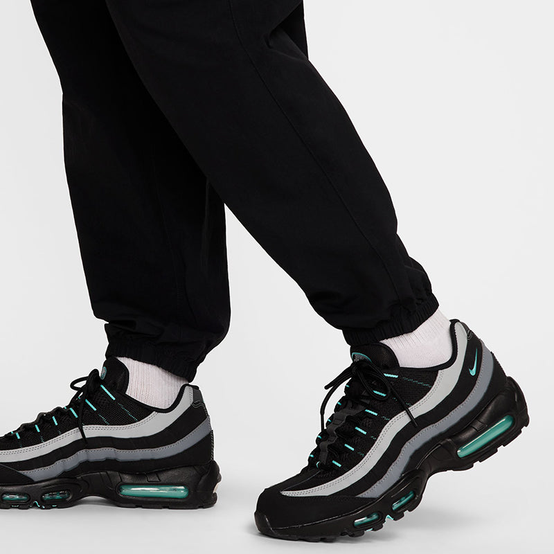 Nike Men's Club Woven Cargo Pants