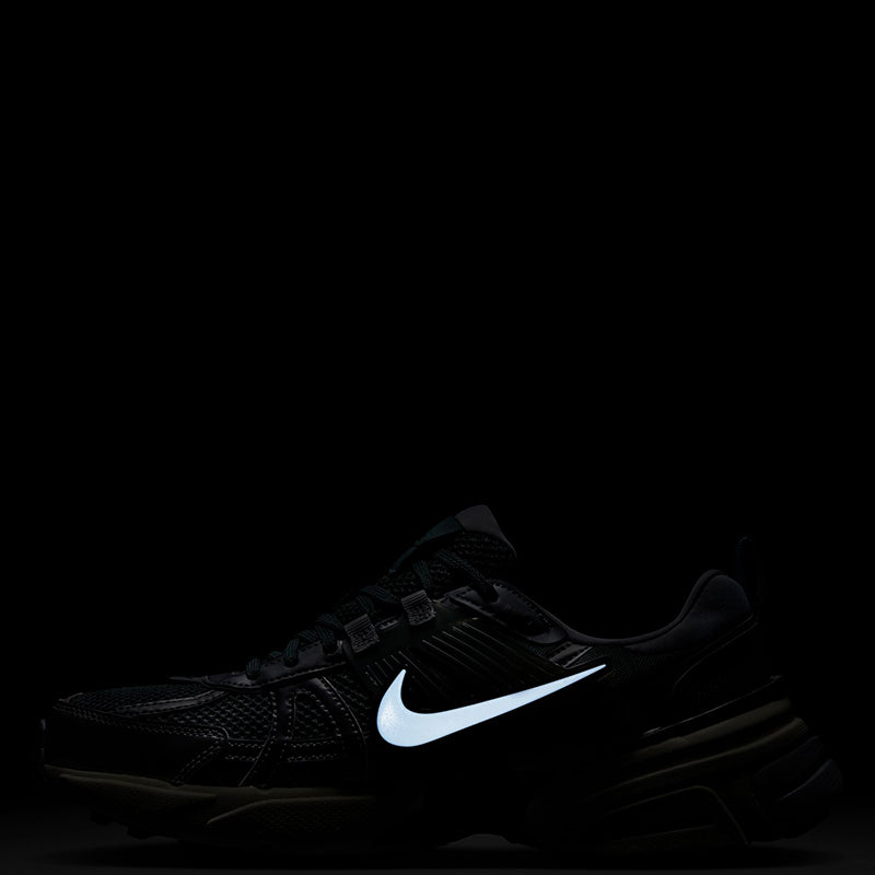 Nike Men's V2k Run