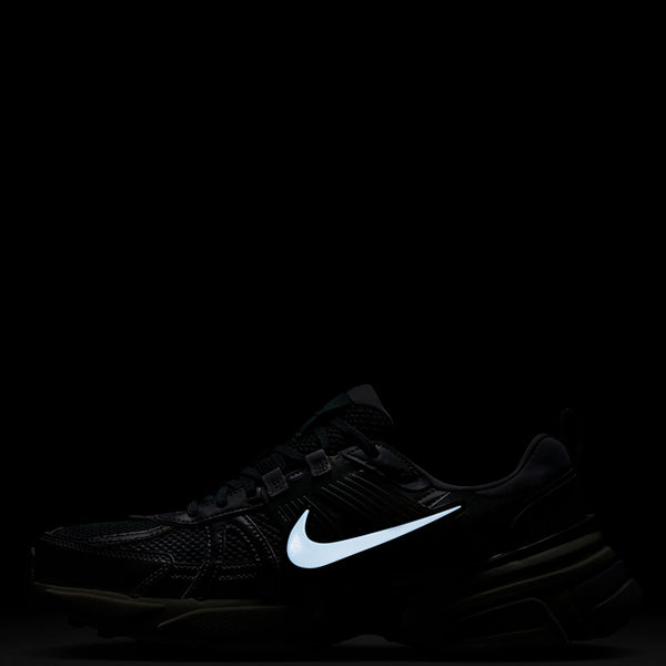 Nike Men's V2k Run