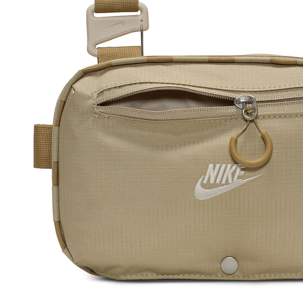 Nike Unisex Hayward Patrol Crossbody Bag (4L)