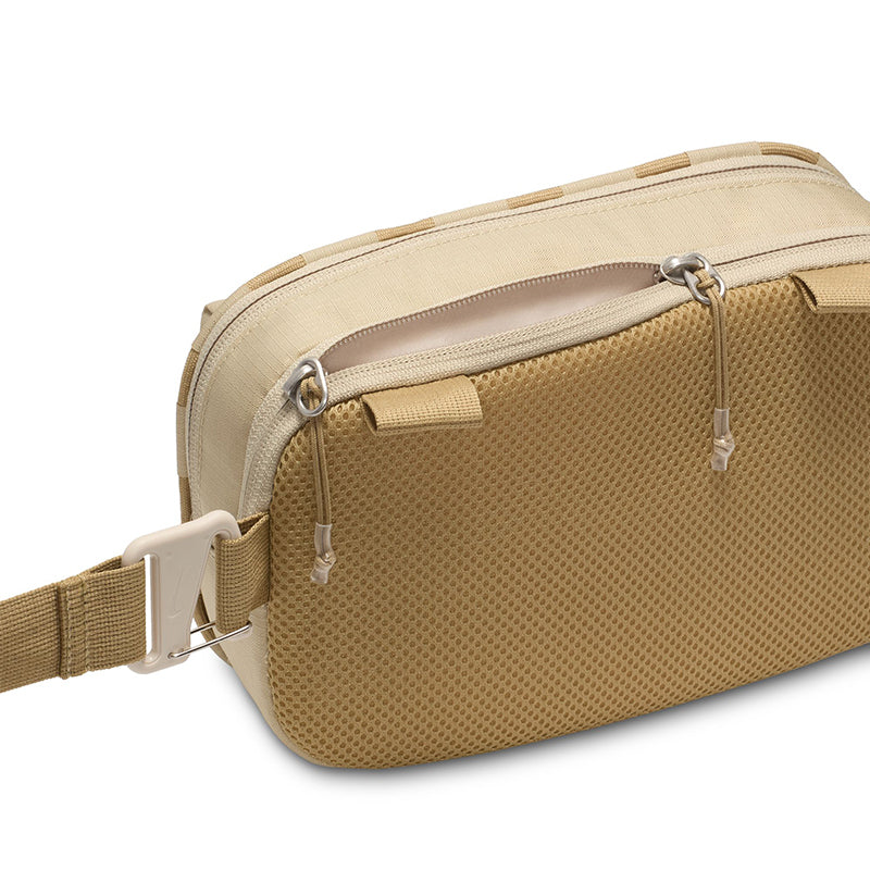 Nike Unisex Hayward Patrol Crossbody Bag (4L)