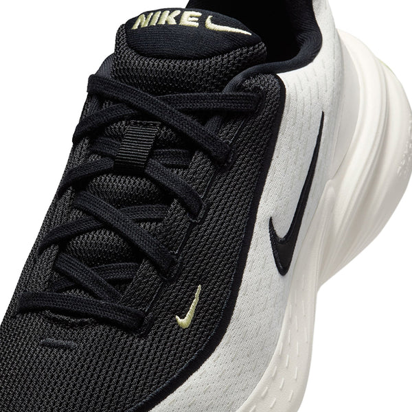 Nike Women's Uplift SC