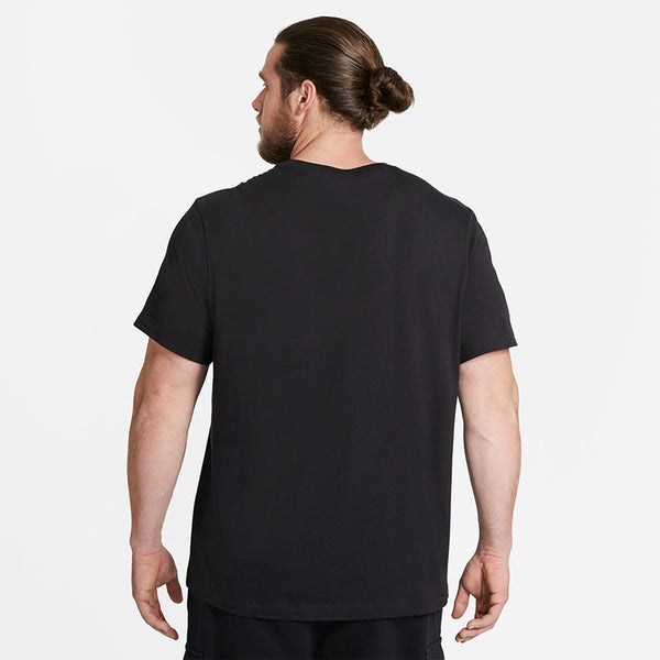 Nike Men's Sportswear Club T-Shirt.