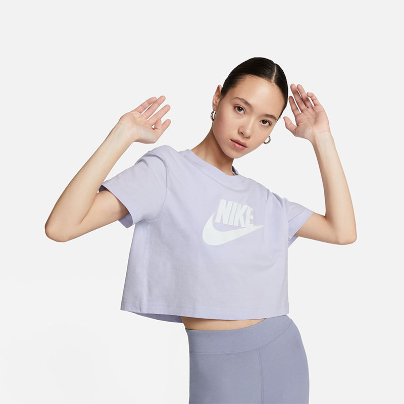 Nike Women's Sportswear Essential Cropped T-Shirt