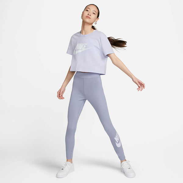 Nike Women's Sportswear Essential Cropped T-Shirt